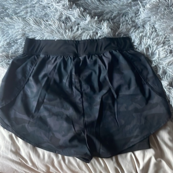 black danskin camo layered athletic shorts - Picture 2 of 3